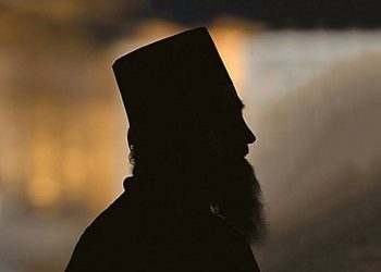 Κορινθία: Ιερέας και πιστοί ξεκίνησαν για το μοναστήρι, αλλά κατέληξαν στα… μπουζούκια