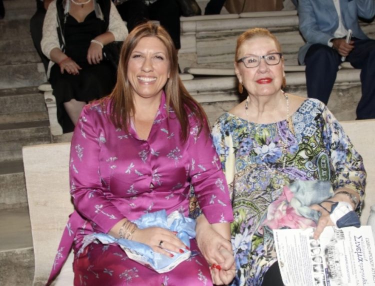 Ζωή Κωνσταντοπούλου: Η σπάνια εμφάνιση με τη μητέρα της στο Ηρώδειο