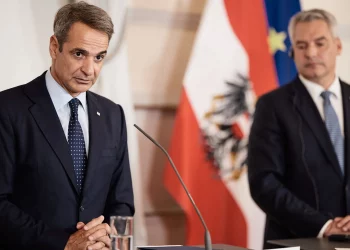 Οι μεταναστευτικές ροές αυξάνονται και ο Μητσοτάκης στη Βιέννη διεμήνυσε ότι φυλάμε τα ευρωπαϊκά σύνορα