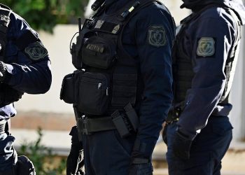 Άνω Λιόσια: Δεκάδες προσαγωγές μετά την επιχείρηση της ΕΛ.ΑΣ. σε καταυλισμό