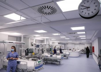 Έως και 6 ώρες η αναμονή στα επείγοντα – Οι αιτίες, οι παρεμβάσεις που δρομολογούνται