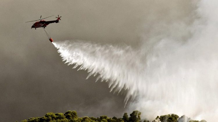 Φωτιά στην Αχαΐα – Στη μάχη της κατάσβεσης 5 εναέρια