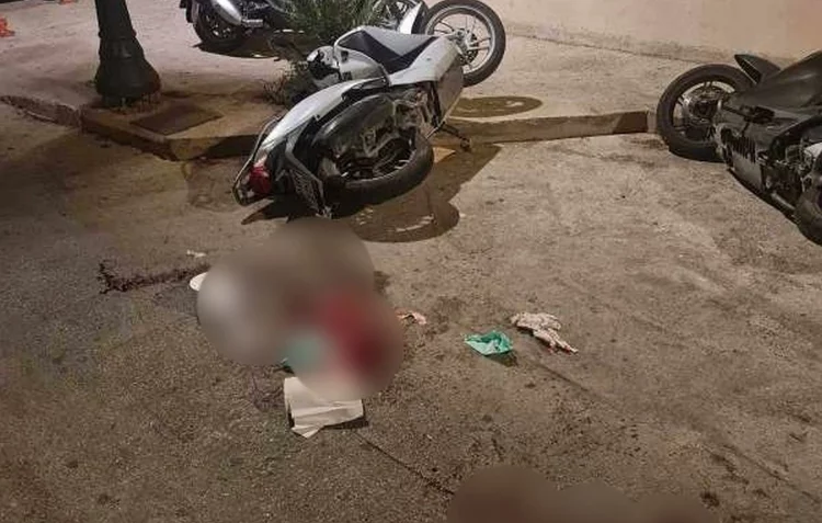 Άγριος ξυλοδαρμός τουρίστα έξω από μπαρ στο Ρέθυμνο – Τον χτυπούσαν τέσσερα άτομα με μπουνιές και κλωτσιές