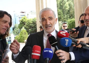 Σαλμάς: «Τιμή μου να με διαγράφει ο Μητσοτάκης επειδή μίλησα για τις περιουσίες που χάνονται από τα κόκκινα δάνεια» – «Αλαλούμ» στην Επιτροπή Δεοντολογίας