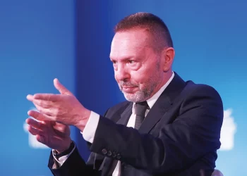 Ύποπτη ανάμειξη Στουρνάρα στην εξωτερική πολιτική της χώρας!