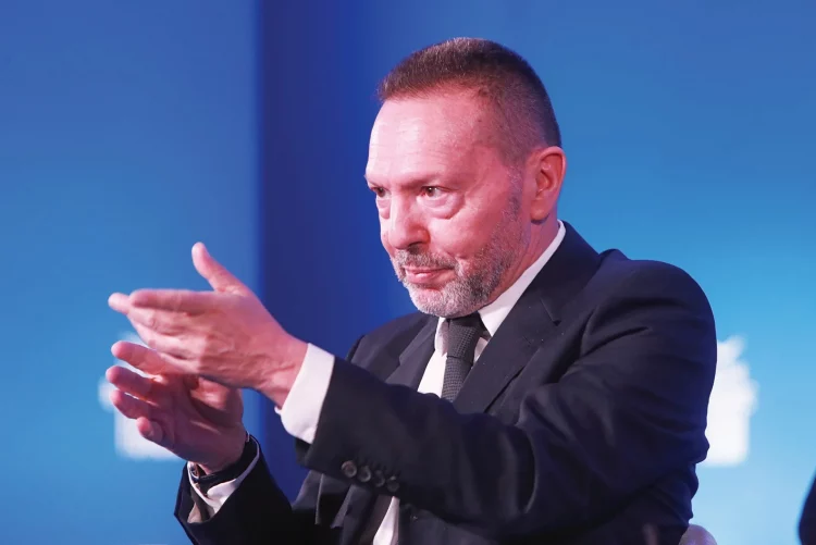 Ύποπτη ανάμειξη Στουρνάρα στην εξωτερική πολιτική της χώρας!