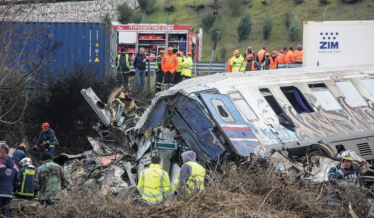 Τέμπη: Περίεργη αλλαγή στάσης από τον εφέτη Μπακαΐμη για την έκρηξη