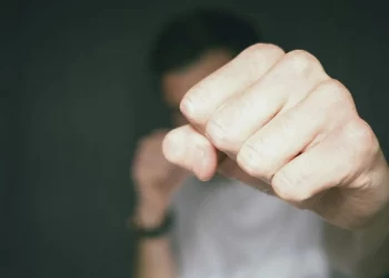 Βία ανηλίκων: 9.000 συλλήψεις σε 8 μήνες!