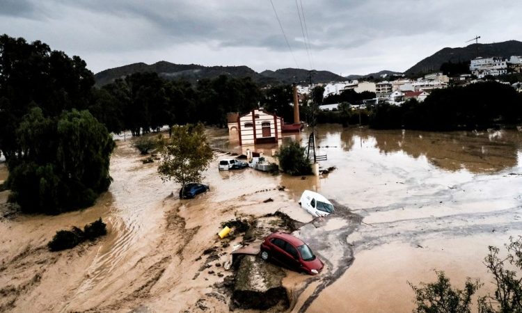 Εικόνες Αποκάλυψης στην Ισπανία από τις πλημμύρες – Δεκάδες νεκροί, ανάμεσά τους παιδιά