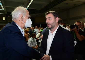 Εκλογές ΠΑΣΟΚ: Ο Απόστολος Κακλαμάνης στηρίζει Ανδρουλάκη – Δήλωση με αιχμές προς πολλούς αποδέκτες