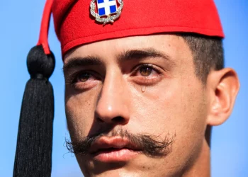 28η Οκτωβρίου: Η εθνική επέτειος στα δακρυσμένα μάτια ενός εύζωνα