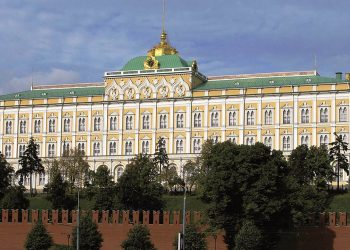 Το Κρεμλίνο καταγγέλλει την «απαράδεκτη» μεταχείριση Ρώσων δημοσιογράφων που καλύπτουν τις αμερικανικές εκλογές