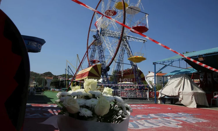 Ξεσπά ο πατέρας του 19χρονου Γιάννη που σκοτώθηκε στο λούνα παρκ: «Παίζουν πολιτική με το θάνατο του παιδιού μου, θα γίνει χαμός»