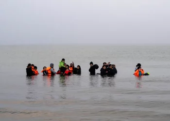 BBC: Έρευνα για δίκτυο διακίνησης ανθρώπων από τη Γερμανία έως τη Βρετανία