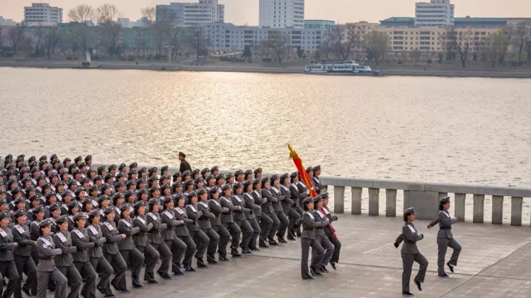 Πόλεμος στην Ουκρανία: Η Πιονγκγιάνγκ απέστειλε απόσπασμα 1.500 στρατιωτών στη Ρωσία, αποκαλύπτει η Σεούλ
