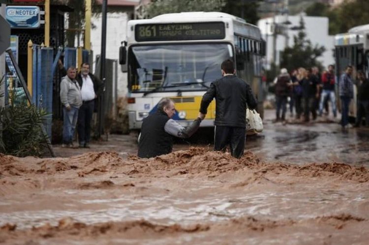Φονικές πλημμύρες στη Μάνδρα: Ένοχοι τρεις από τους οκτώ κατηγορούμενους