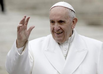 Για πρώτη φορά στην ιστορία ένας Πάπας εκδίδει την αυτοβιογραφία του – Πότε θα κυκλοφορήσει