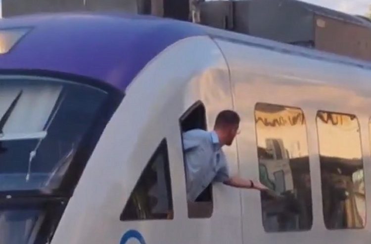 Ιερά Οδός: Απολύθηκε ο ελεγκτής των τρένων που μιλούσε στο κινητό
