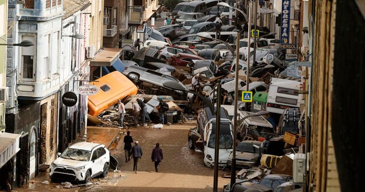 Εφιάλτης δίχως τέλος στην Ισπανία: Στους 158 οι νεκροί από τις φονικές πλημμύρες