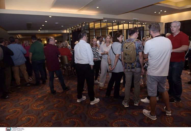 Ένταση εντός και εκτός της συνεδρίασης της ΚΕ του ΣΥΡΙΖΑ – Ο Μουζάλας ζήτησε τον αποκλεισμό της υποψηφιότητας Κασσελάκη