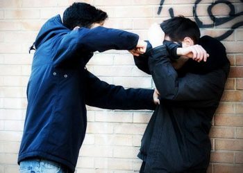 Νέο περιστατικό βίας ανηλίκων – Ανάμεσα στους συλληφθέντες εγγονός πρώην πολιτικού