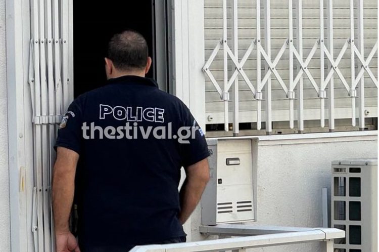 Θρίλερ στη Θεσσαλονίκη: Δύο σοροί εντοπίστηκαν σε μονοκατοικία