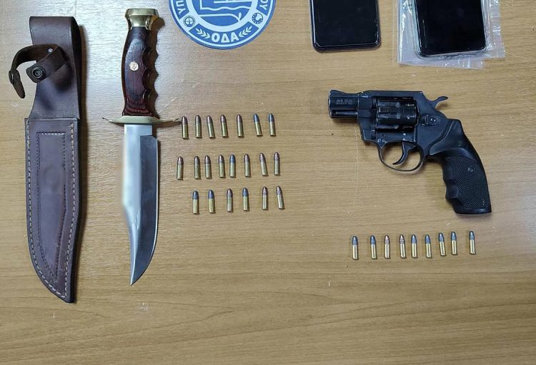 Γυναικοκτονία στο Αγρίνιο: Ο 30χρονος έφερε οπλισμένο πιστόλι κατά τη σύλληψή του