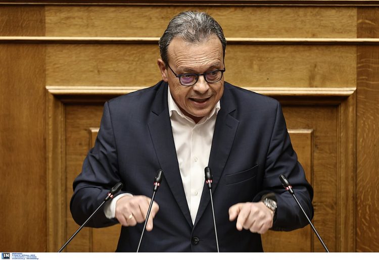 Φάμελλος: Ο προηγούμενος πρόεδρος μάλλον θέλει να πάμε σε ένα συνέδριο με ένταση