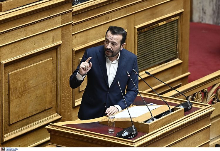 Το δώρο του Νίκου Παππά στον Κυριάκο Μητσοτάκη