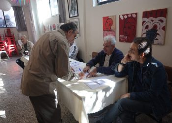 Εκλογές ΣΥΡΙΖΑ: Πάνω από τις κάλπες, νέες βολές κασσελακικών και αντικασσελακικών