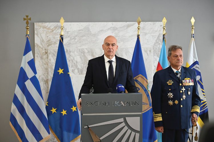 Δένδιας «φρενάρει» Φιντάν: Πύραυλοι σε 2.500 νησιά του Αιγαίου