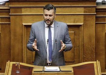 Ερώτηση του Γιάννη Καλλιάνου στη Βουλή για τις ναυτικές φωτοβολίες μετά από συζήτηση με τον cpt Γιώργο Βάλλη
