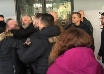 Ένταση στη δίκη για τη δολοφονία της 41χρονης εγκύου – Ξέσπασε ο αδερφός της