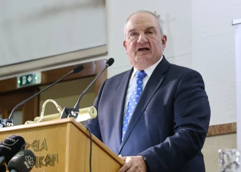 Σφοδρή επίθεση Καραμανλή στον Μητσοτάκη – Οι «ψεκασμένοι», η χειραγώγηση της δικαιοσύνης και η Χάγη