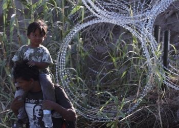 ΟΟΣΑ 2023: Νέα ρεκόρ στις μεταναστευτικές ροές και στην απασχόληση μεταναστών