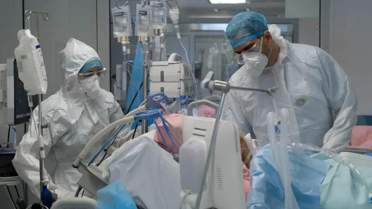 Tα ανθεκτικά μικρόβια έχουν κατακλύσει τα ελληνικά νοσοκομεία, λέει το Ευρωπαϊκό Κέντρο Πρόληψης – Πρωτιά στην χρήση αντιβιοτικών