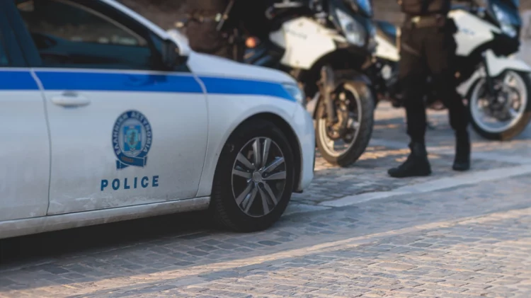 Βόλος: 40χρονος χτύπησε την κόρη του και έστειλε στο νοσοκομείο τον αστυνομικό που πήγε να τον συλλάβει