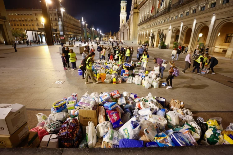 Βαλένθια: «Ακούγαμε ανθρώπους να ουρλιάζουν καθώς τους παρέσερνε το νερό» – Συγκλονιστικές μαρτυρίες από τις πλημμύρες