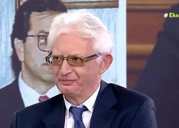 Ενοχλημένο το Μαξίμου από την πρόταση για Καραμανλή ως Πρόεδρο της Δημοκρατίας, αποκαλύπτει ο διευθυντής του γραφείου Τύπου Σαμαρά