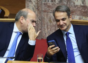 Σε κρίσιμο σταυροδρόμι η κυβέρνηση Μητσοτάκη, εν μέσω κοινωνικής δυσαρέσκειας και ψήφισης του προϋπολογισμού