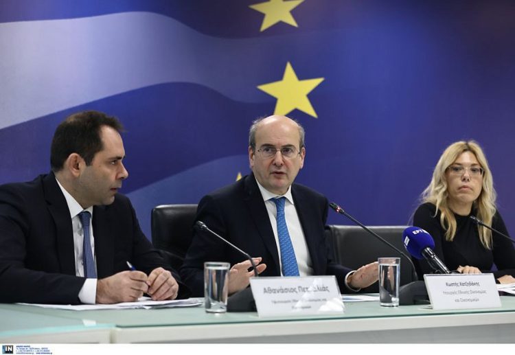 Η εξειδίκευση των μέτρων για τις τράπεζες – Όλες οι αλλαγές στις χρεώσεις