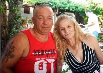 Γυναικοκτονία στη Θεσσαλονίκη: 46χρονος σκότωσε την 60χρονη σύζυγό του και τραυμάτισε με μαχαίρι τον 29χρονο γιο της