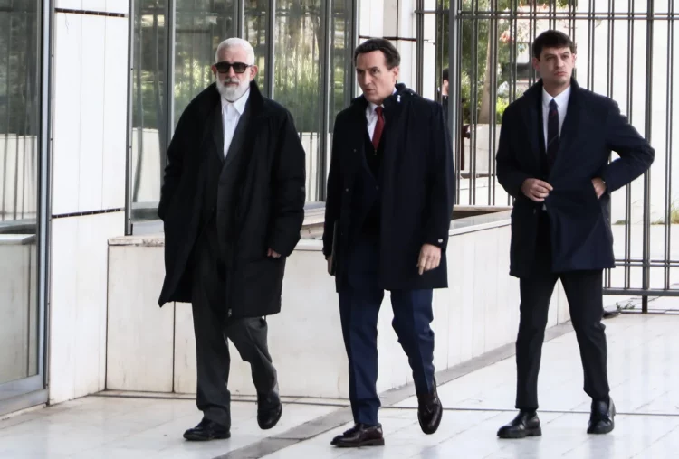 Ένταση στην δίκη Φιλιππίδη για σχόλια του εισαγγγελέα: «Στην Γαλλία έχουν 51 βιασμούς, εδώ μια απόπειρα…»