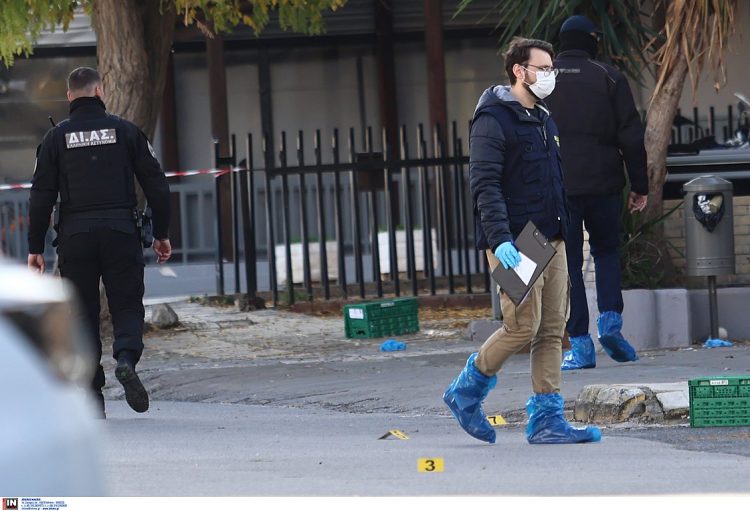 Διπλό φονικό στη Γλυφάδα: Ταυτοποιήθηκε και ο δεύτερος νεκρός