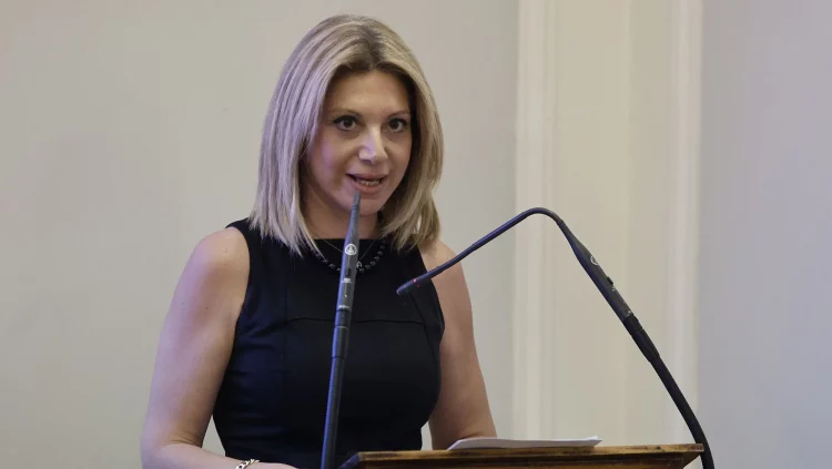 Οργή Μαρίας Καρυστιανού για το ξήλωμα των 58 καρφιών – «Συνεχίζετε να επιδεικνύετε ύβρη απέναντι στους νεκρούς»