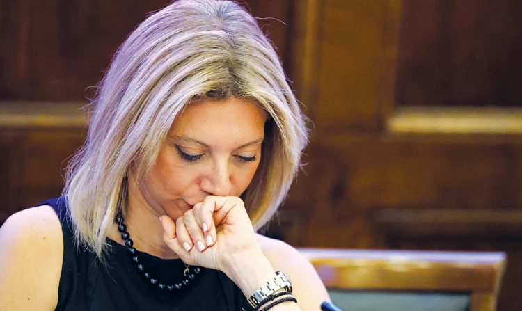 Καρυστιανού ξανά στη Βουλή για τα Τέμπη: «Η κυβέρνηση που ευθύνεται για το έγκλημα πρωταγωνιστεί στη συγκάλυψη»