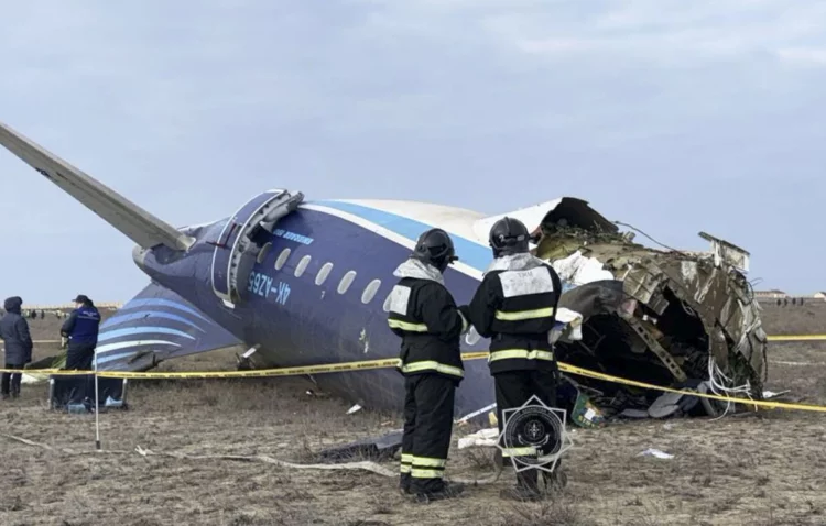 Καζακστάν: 38 νεκροί, 29 επιζώντες μετά τη συντριβή του αεροσκάφους της Azerbaijan Airlines με 67 επιβαίνοντες
