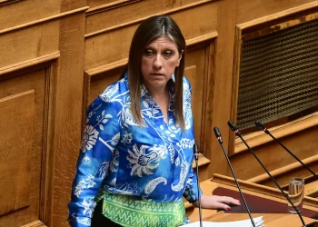 Ζωή Κωνσταντοπούλου σε Τασούλα για αστυνομικό Βουλής: «Τον καλύπτετε»