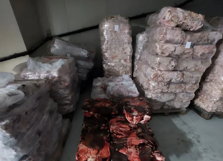 Επιχείρηση θα έδινε σε καταναλωτές πάνω από 25 τόνους αλλοιωμένου κρέατος!