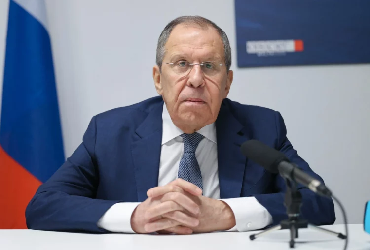 Λαβρόφ: Η Γαλλία μάς πρότεινε διάλογο για την Ουκρανία χωρίς την συμμετοχή Ζελένσκι